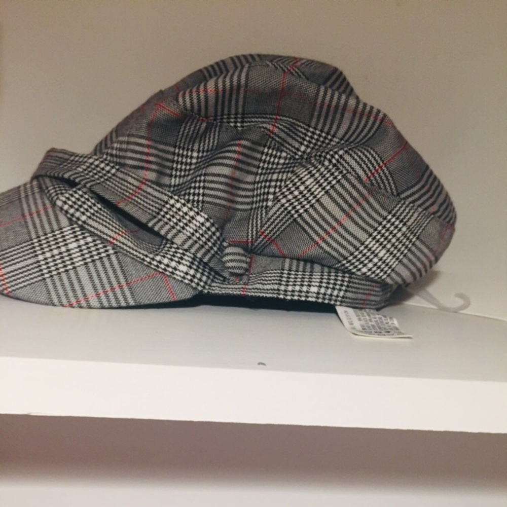 Trendy hat - Picture 2 of 3